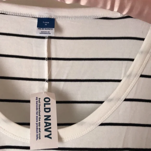 Old navy stripped oversized T shirt - Picture 3 of 4